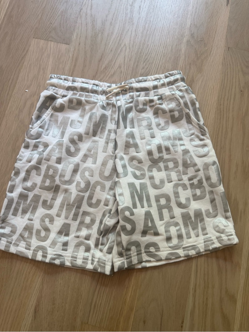 Marc Jacobs Cream and Light Gray Logo Print Kids Shorts